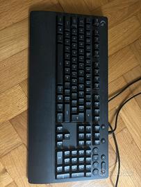 tasitera da gaming Logitech G213