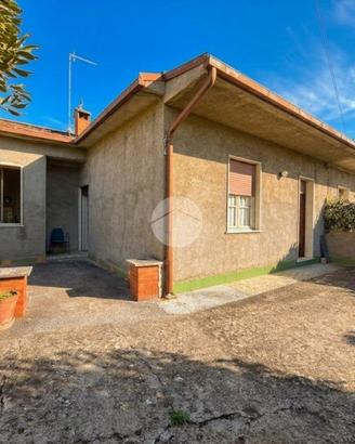 CASA SEMINDIPENDENTE A TARANO