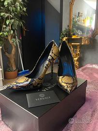 Decollete versace