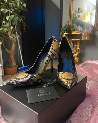 Decollete versace