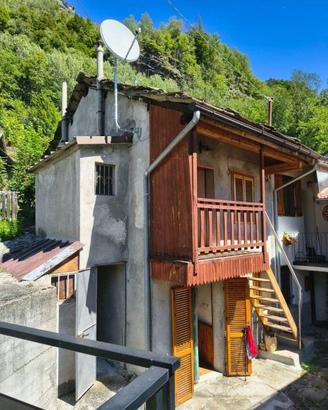 Rustico / Casale di 90 m² con 5 locali a Usseglio