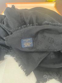 Stola nera Louis Vuitton
