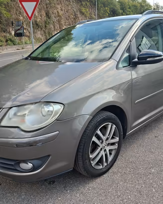 Volkswagen Touran 1.4 METANO 5 Posti