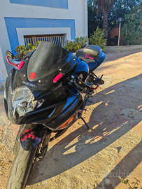 Suzuki gsxr-750 k7