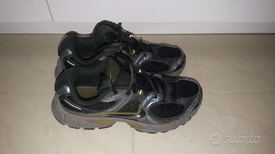 Scarpe neri Nike quasi nuove