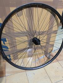 Ruota posteriore Crest 29  con pacco pignoni 