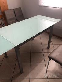 Tavolo in vetro temperato