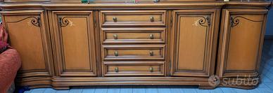 Mobile basso in legno vintage