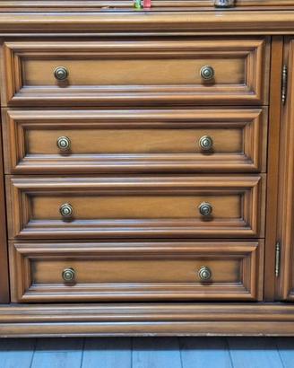 Mobile basso in legno vintage