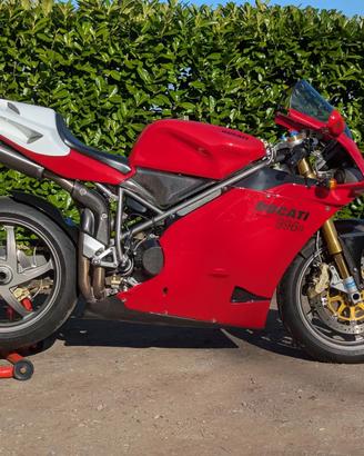 Parafango paracatena in carbonio Ducati