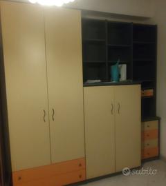 Armadio Cameretta con ripiani e cassetti + comò