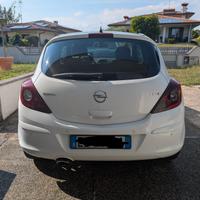 Opel Corsa tetto panoramico