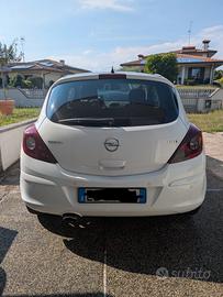 Opel Corsa tetto panoramico