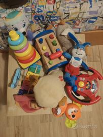 giocattoli e peluche vari