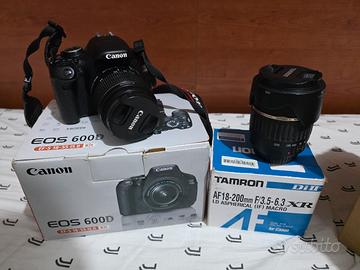 Reflex Canon EOS 600D con accessori e obiettivi 