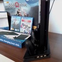 SONY PS4 da 1Tb con base, joystick e giochi