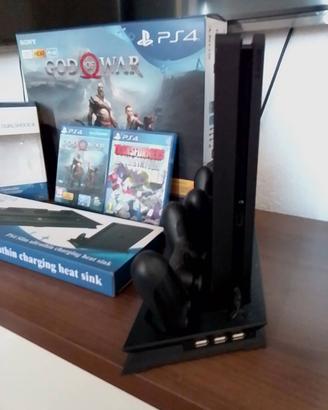 SONY PS4 da 1Tb con base, joystick e giochi