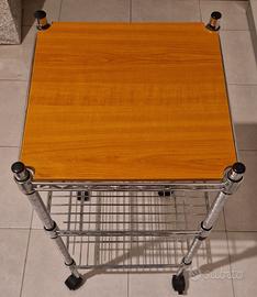 Carrello con ripiani in acciaio cromato