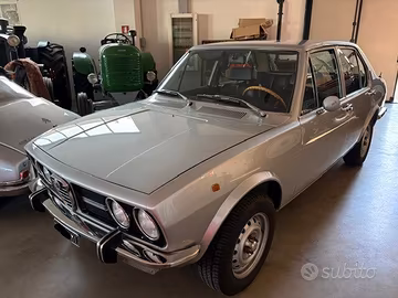 Alfa Romeo Alfetta scudo stretto prima serie 1800 