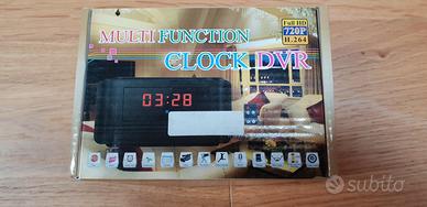 Microcamera nascosta in sveglia