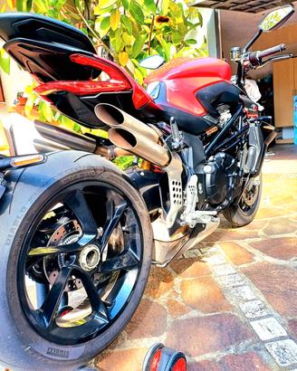 MV AGUSTA BRUTALE 1000 RS