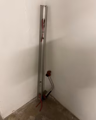 Canalina portabici camper Fiamma con braccetto
