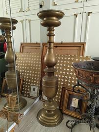 Grande Candeliere vintage da terra in ottone