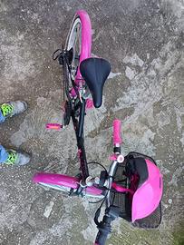 2 biciclette identiche