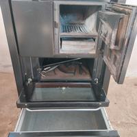 stufa a legna in ghisa con forno Demanincor