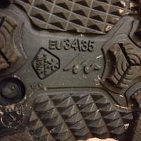 Tuta da sci e scarponcini doposci bambino