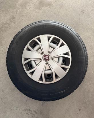 Set completo Michelin Agilis Camping 225/75 R16