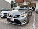 toyota-verso-2-0d-style-7p-ti-mt