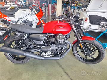 Moto Guzzi V7 stone