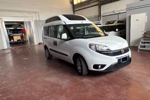 Fiat Doblo Tetto Alto auto per disabili usata