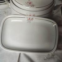 Servizio piatti in fine porcellana 