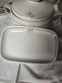 Servizio piatti in fine porcellana 