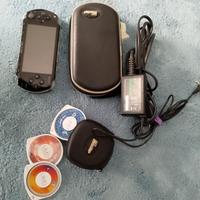 PSP SONY + 4 Giochi + scheda