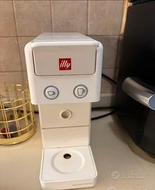 Macchina caffè e cappuccinatore Illy