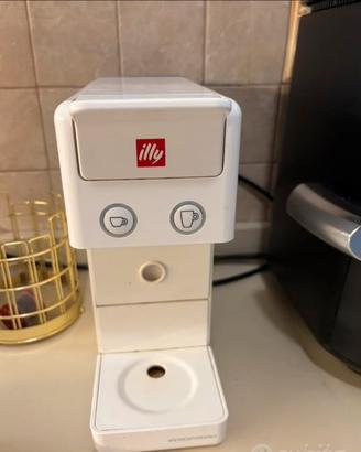Macchina caffè e cappuccinatore Illy