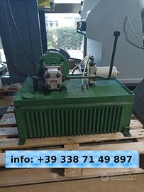 Motore elettrico trifase con pompa a olio