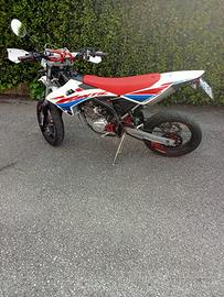 Motard Fantic 125