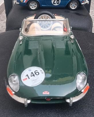 Modellini auto Jaguar E-Type Roadster 1961 Burago 