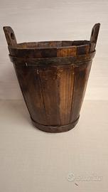 Vecchia tinozza in legno