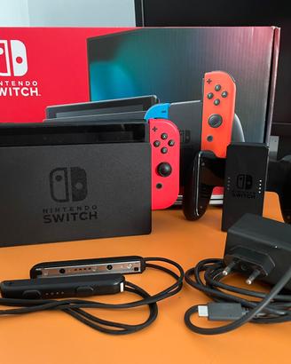 Nintendo Switch modello base,completa di accessori