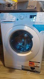 Lavatrice indesit nuova con imballaggi
