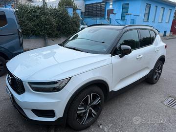 Volvo xc40 2022