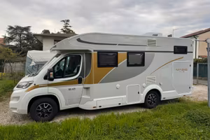 Camper semi-integrale CI