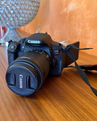 Canon EOS 700D - Nero + Canon EF-S 18-55mm f/3.5-5