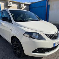 Lancia y 1.0 hybrid- 69 cv -km 69000-06/2022