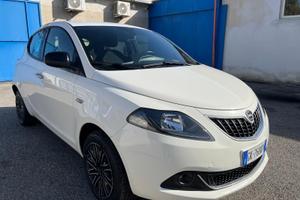 Lancia y 1.0 hybrid- 69 cv -km 69000-06/2022